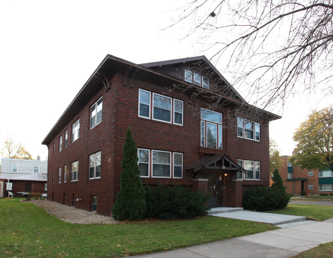 3351 Dupont Ave S in Minneapolis, MN - Building Photo - Building Photo