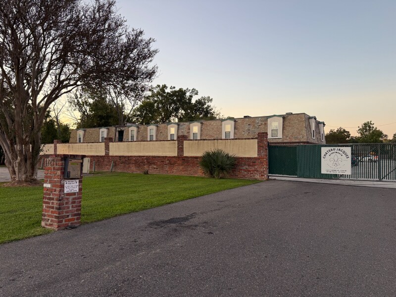 11271 Florida Blvd in Baton Rouge, LA - Foto de edificio