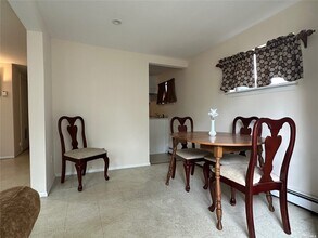 10 Jackson Ave in Brentwood, NY - Building Photo - Building Photo