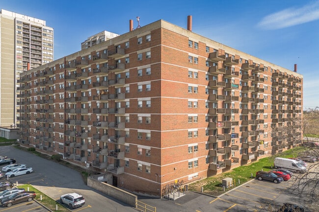 Windfields III in Ottawa, ON - Building Photo - Building Photo
