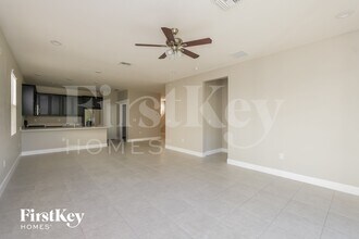 6322 Heirloom Pl in Apollo Beach, FL - Building Photo - Building Photo