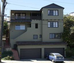 687 Macarthur Blvd in Oakland, CA - Building Photo - Building Photo