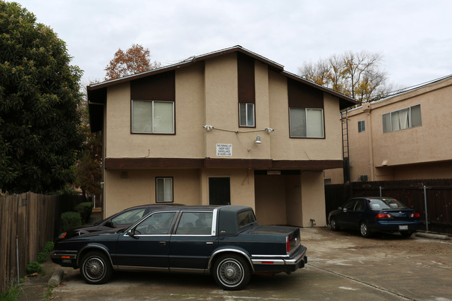 1118 T St in Sacramento, CA - Foto de edificio - Building Photo