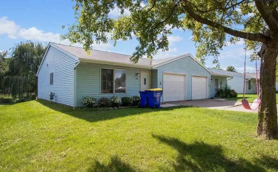 785 W Zeller St in North Liberty, IA - Foto de edificio