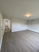 5822 W 79th St-Unit -GARDEN in Burbank, IL - Building Photo - Building Photo