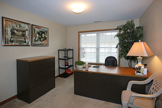 Deer Lakes Apartments in Amherst, NY - Foto de edificio - Interior Photo