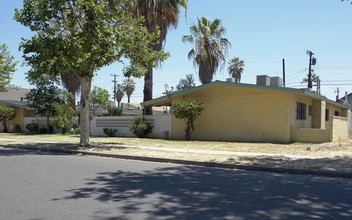 222 N Effie St in Fresno, CA - Foto de edificio - Building Photo