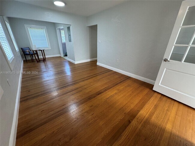 51 Montilla Ave in Coral Gables, FL - Building Photo - Building Photo