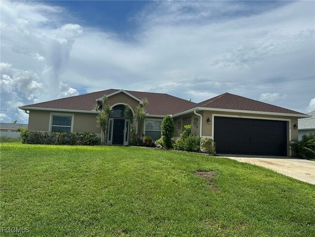 2216 NE 6th Pl in Cape Coral, FL - Building Photo - Building Photo