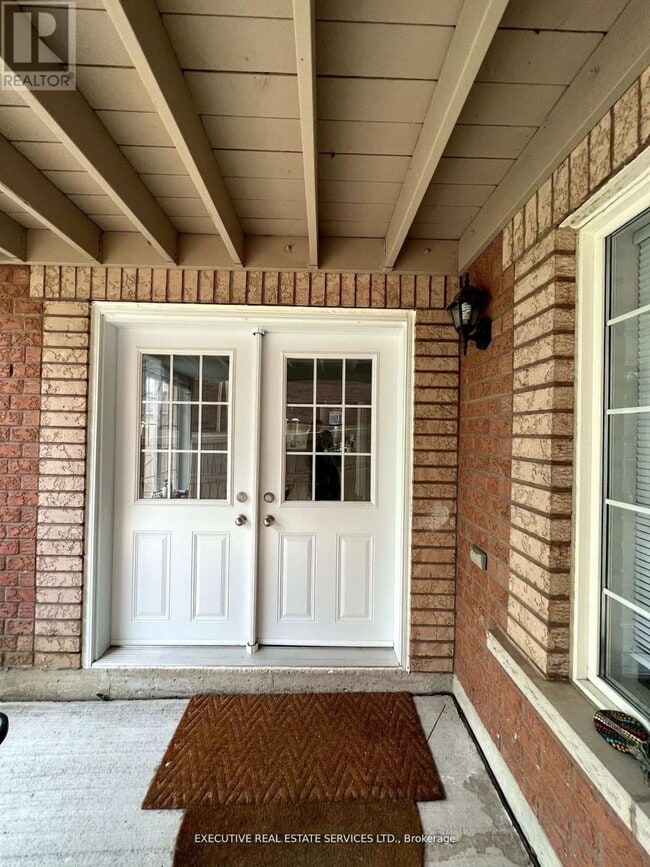 property at 39 Stoneylake Ave