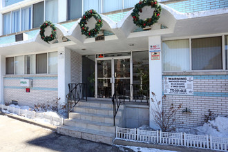 Crescent Drive Apartments in Chicago, IL - Building Photo - Building Photo