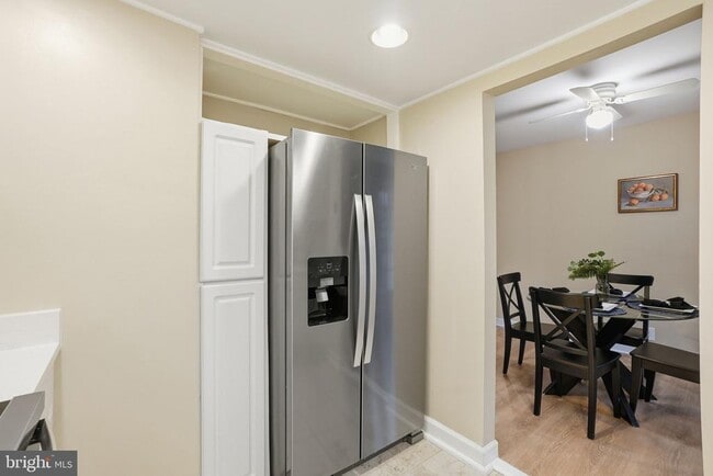 property at 3059 S Buchanan St