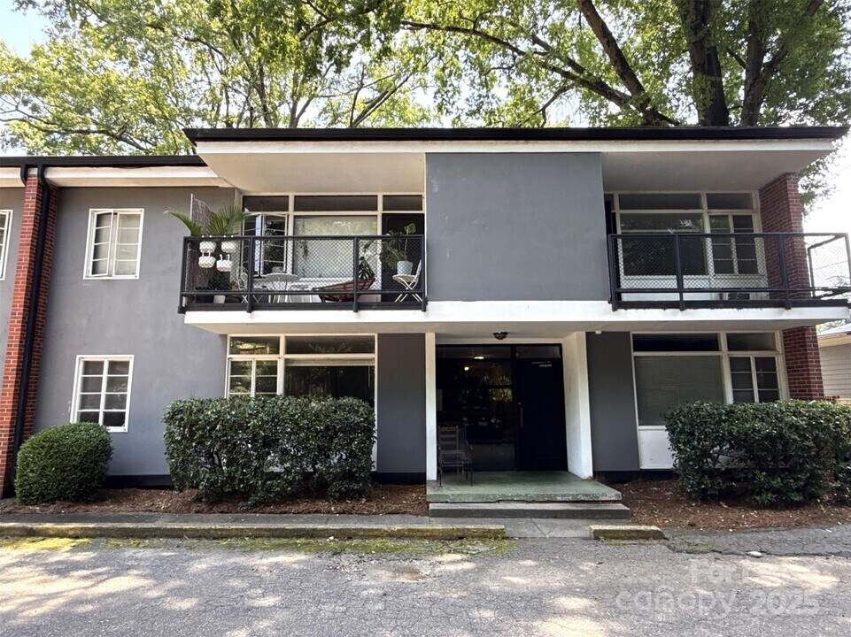 2126 E 7th St in Charlotte, NC - Building Photo