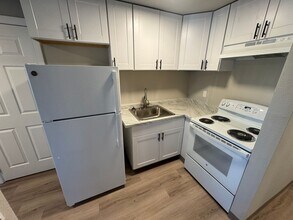 277 S 17th St in Philomath, OR - Foto de edificio - Building Photo