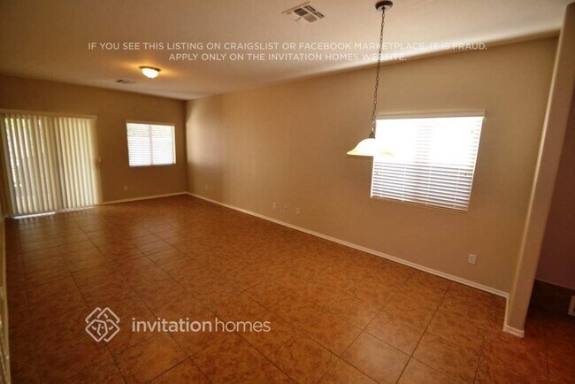 934 E Silversmith Trail in San Tan Valley, AZ - Building Photo - Building Photo
