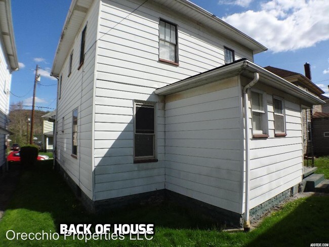 3613 Orchard St in Weirton, WV - Building Photo - Building Photo