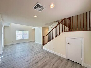 9200 Freedom Heights Ave in Las Vegas, NV - Building Photo - Building Photo