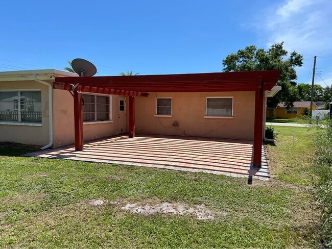 3249 Hart Way in Sarasota, FL - Building Photo - Building Photo