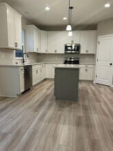 1717 Longhill Dr in Delaware, OH - Building Photo - Building Photo