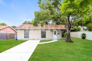 3819 17th Ave S in St. Petersburg, FL - Building Photo