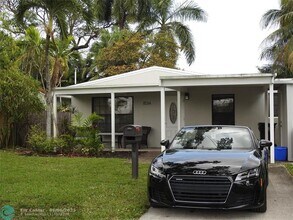 1534 SW 10th Ave in Fort Lauderdale, FL - Foto de edificio - Building Photo