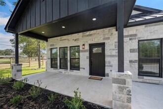 310 Sweet Gum Ln in Somerville, TX - Building Photo - Building Photo