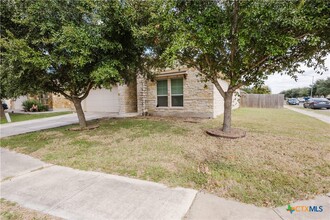 102 Encina Cove in San Marcos, TX - Building Photo - Building Photo