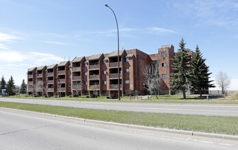 Doverglen Estates in Calgary, AB - Building Photo - Building Photo