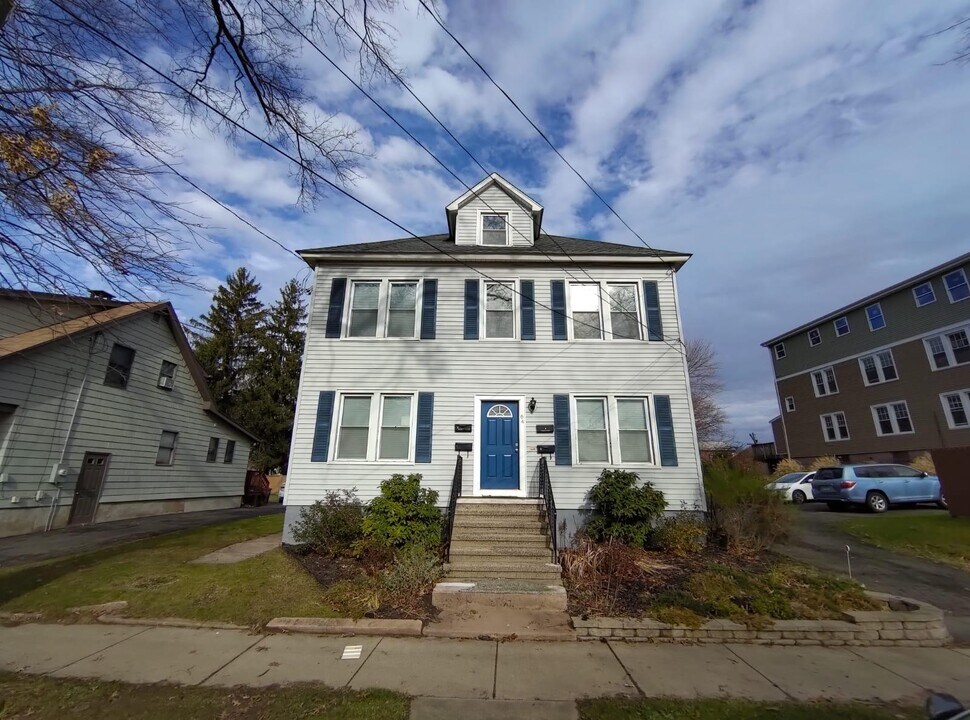 64 Ashland Pl in New Haven, CT - Building Photo