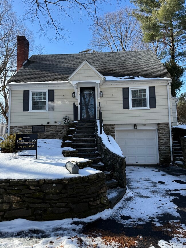 property at 23 Tiverton Pky