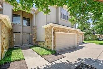 1101 E Parmer Ln in Austin, TX - Building Photo - Building Photo