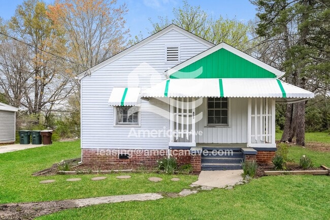 403 Lowdermilk St in Greensboro, NC - Foto de edificio - Building Photo