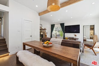 583 California Trail in Topanga, CA - Building Photo - Building Photo