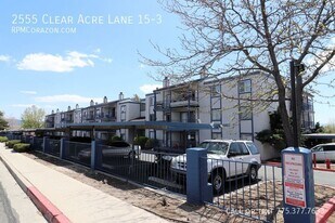 2555 Clear Acre Ln in Reno, NV - Building Photo