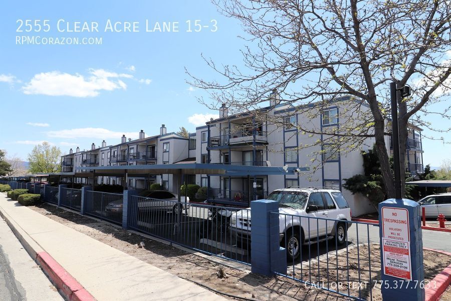 2555 Clear Acre Ln in Reno, NV - Building Photo