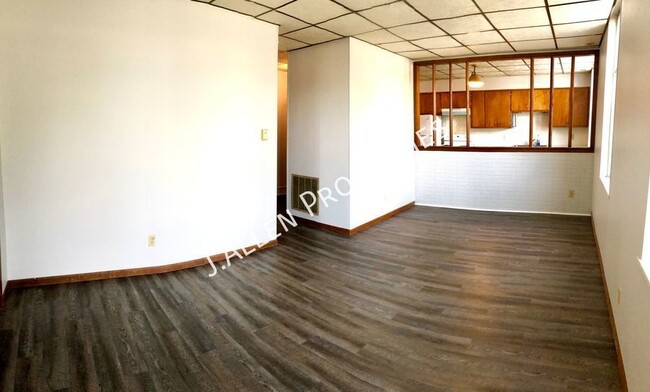 313 N 12th St