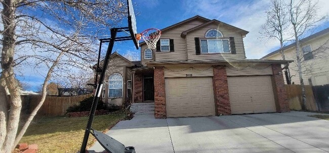 2110 S Uravan St in Aurora, CO - Foto de edificio - Building Photo