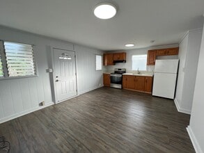 3046C Harding Ave in Honolulu, HI - Building Photo - Building Photo