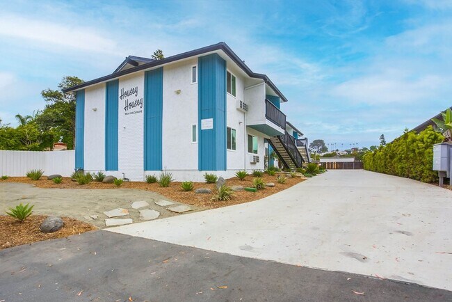 951 N Vulcan Ave