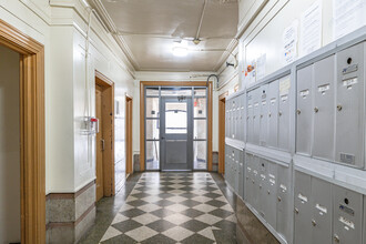 324,339 and 431 Broadway in Paterson, NJ - Building Photo - Lobby