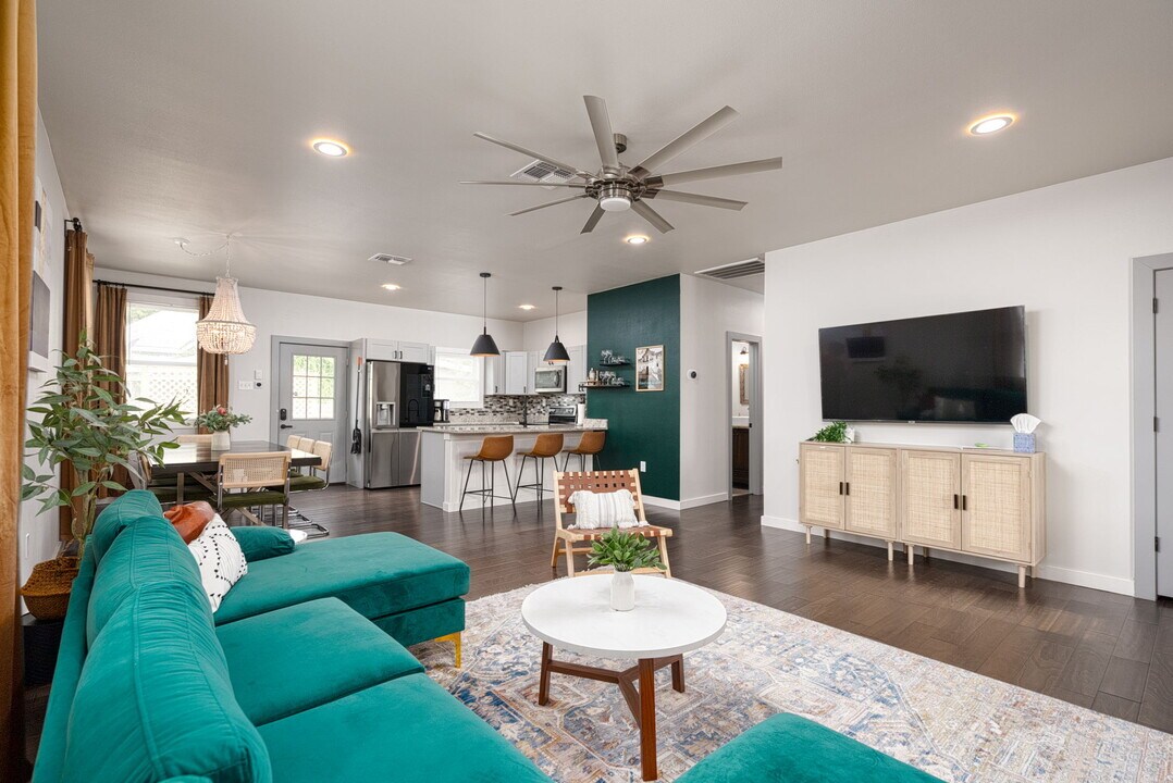 419 N Hackberry St in San Antonio, TX - Building Photo