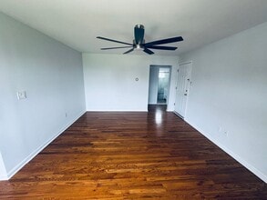 100 Bergen Blvd, Unit 22 in Fairview, NJ - Foto de edificio - Building Photo