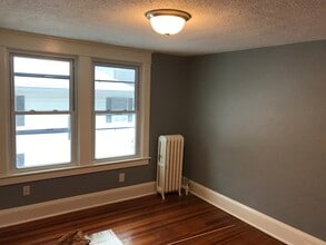 12 Hazelwood Ter, Unit 2 in Pittsfield, MA - Foto de edificio - Building Photo