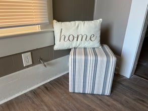 521 W Ridgewood Ct in San Antonio, TX - Building Photo - Building Photo