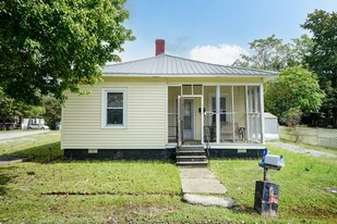 804 Delaware Ave in Burlington, NC - Building Photo