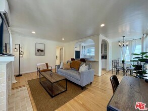 1130 Chelsea Ave in Santa Monica, CA - Building Photo - Building Photo