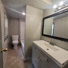 130 E 2nd St in Newton, KS - Building Photo - Building Photo