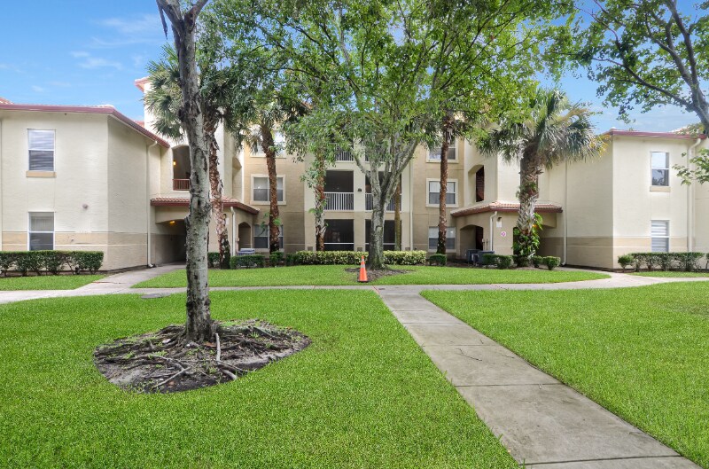 826 Camargo Way in Altamonte Springs, FL - Building Photo