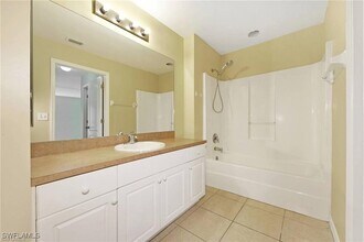 1118 NE 9th Terrace in Cape Coral, FL - Building Photo - Building Photo