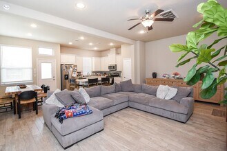 8726 Laurel Crest Dr in Sienna, TX - Building Photo - Building Photo